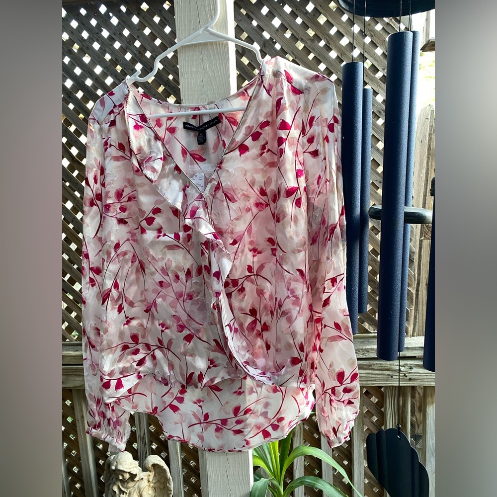 White House black market blouse